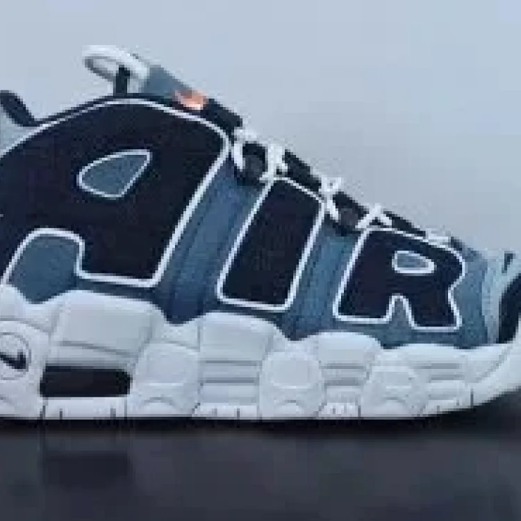 NIKE Wmns Air More Uptempo 