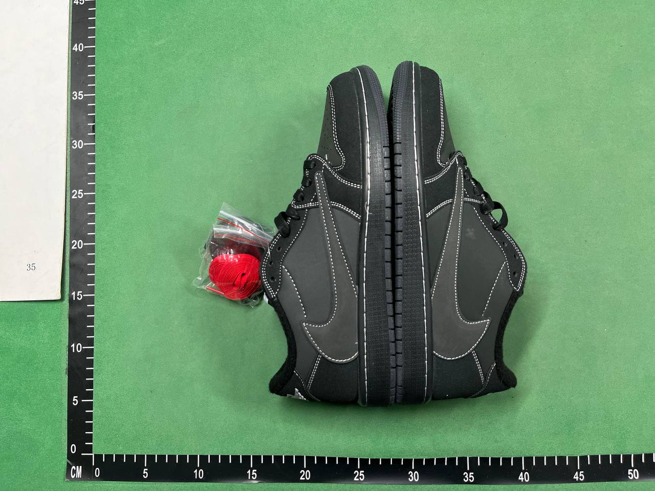 JORDAN  1   TRAVIS   SCOTT -2