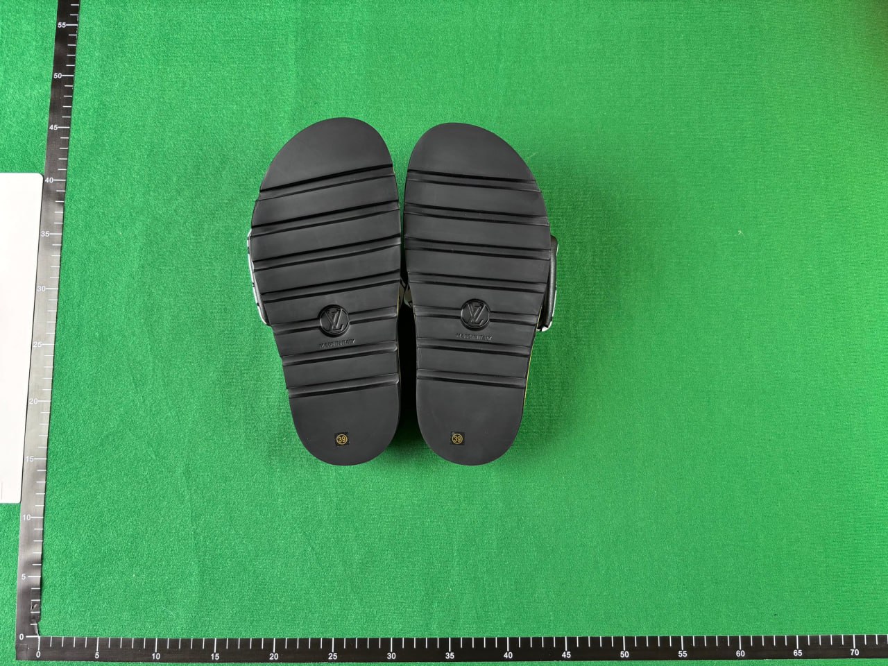  Louis Vuitton Slippers -3