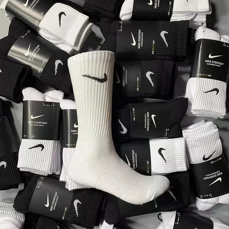 Nike socks [1 card 3 pairs]