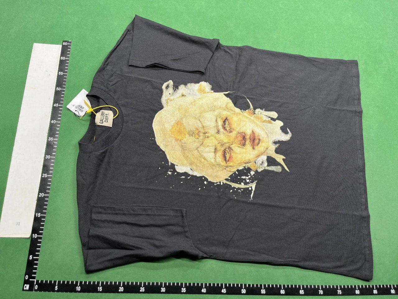 Gallery dept T-shirt   (40 CP) -2