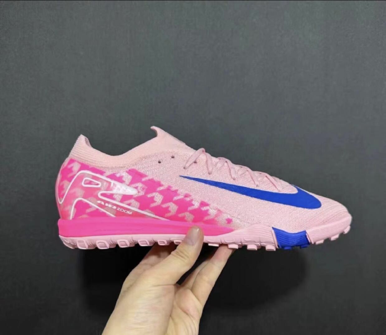 NIKE Mercurial Superfly