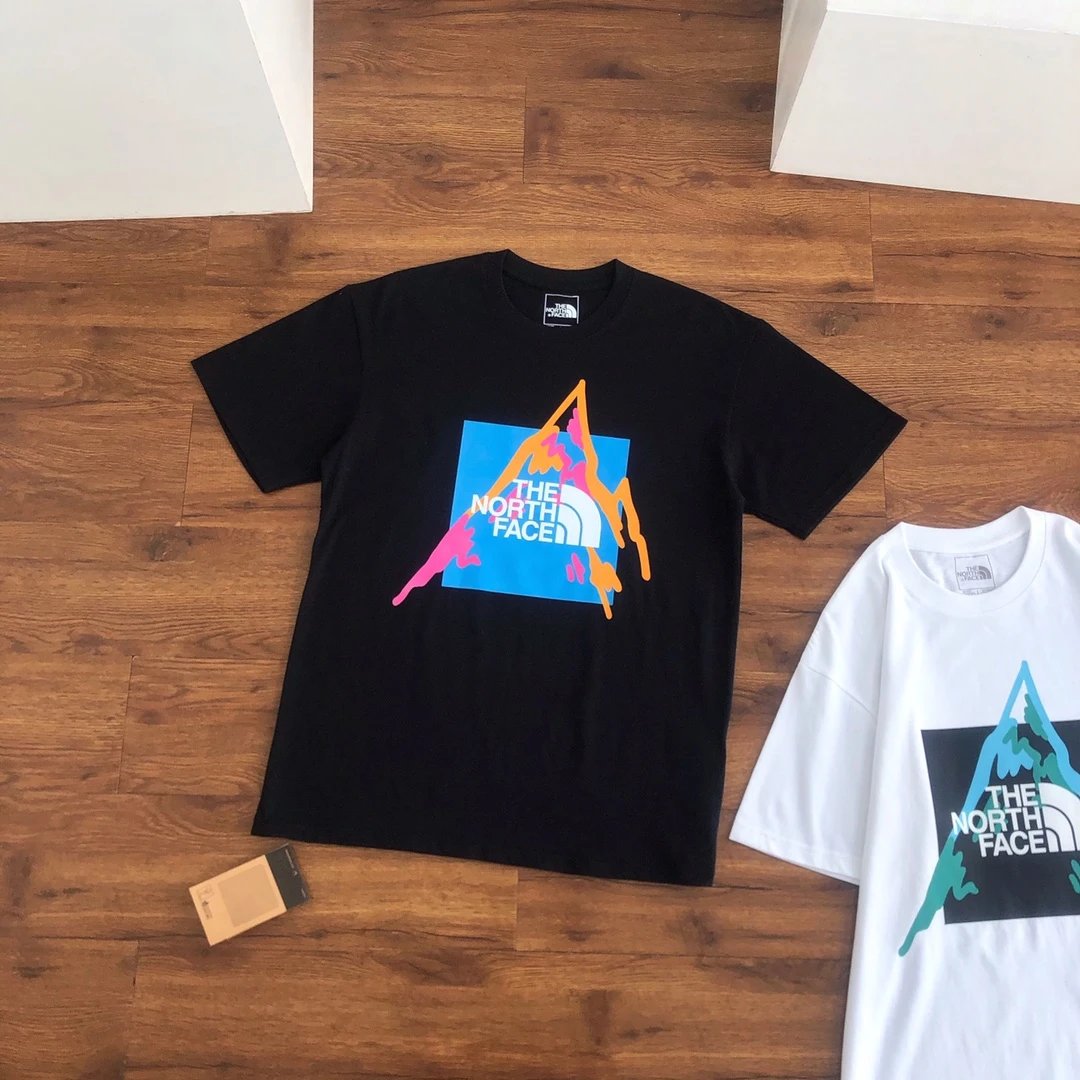 The North Face T-shirt/Hoodie 