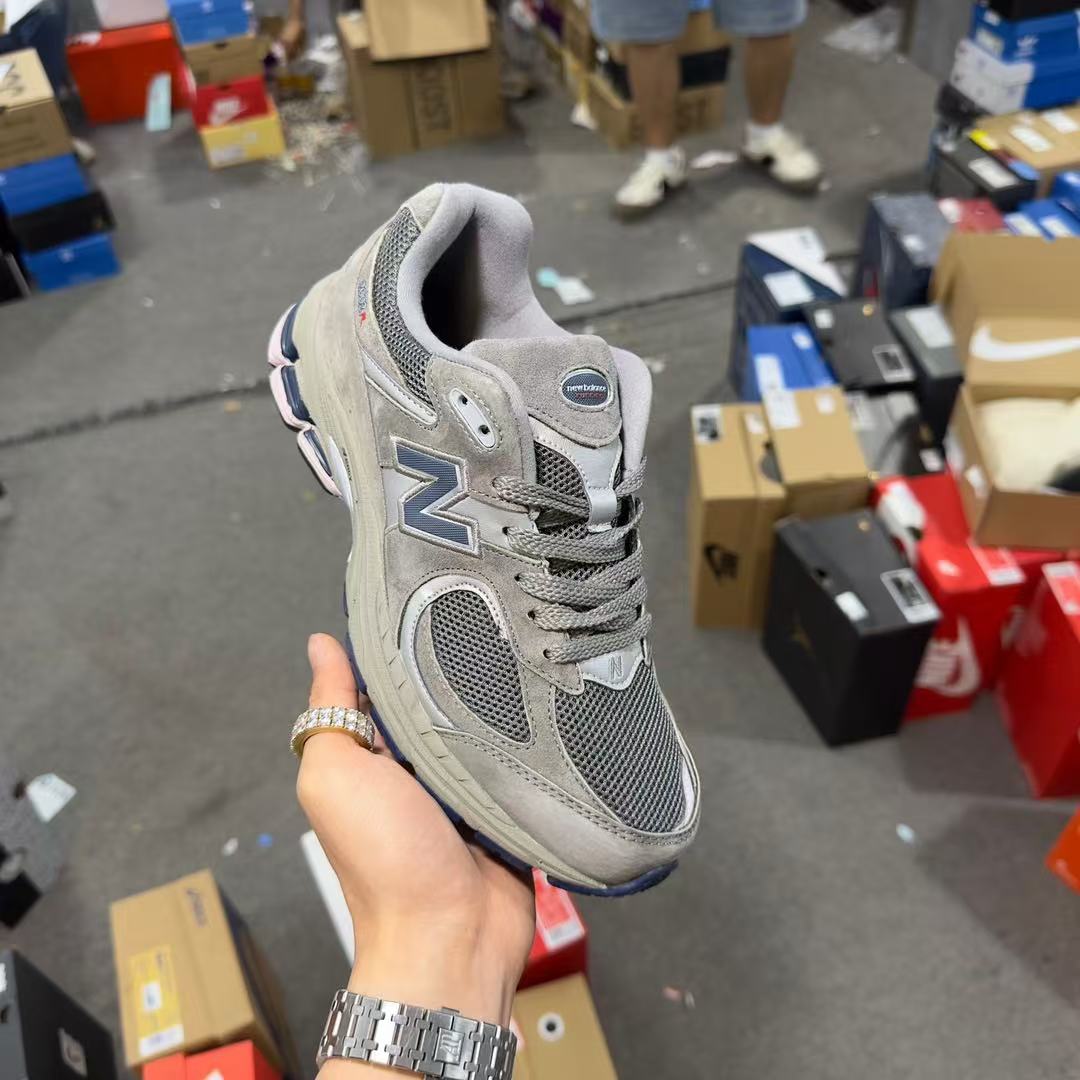 NEW BALANCE   2002     -4