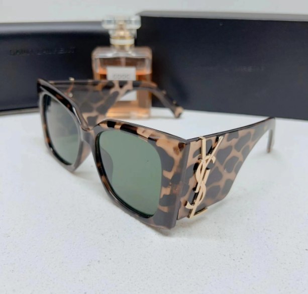 SAINT LAURENT  sunglasses