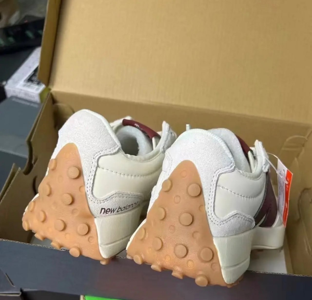 New Balance NB 327  -4