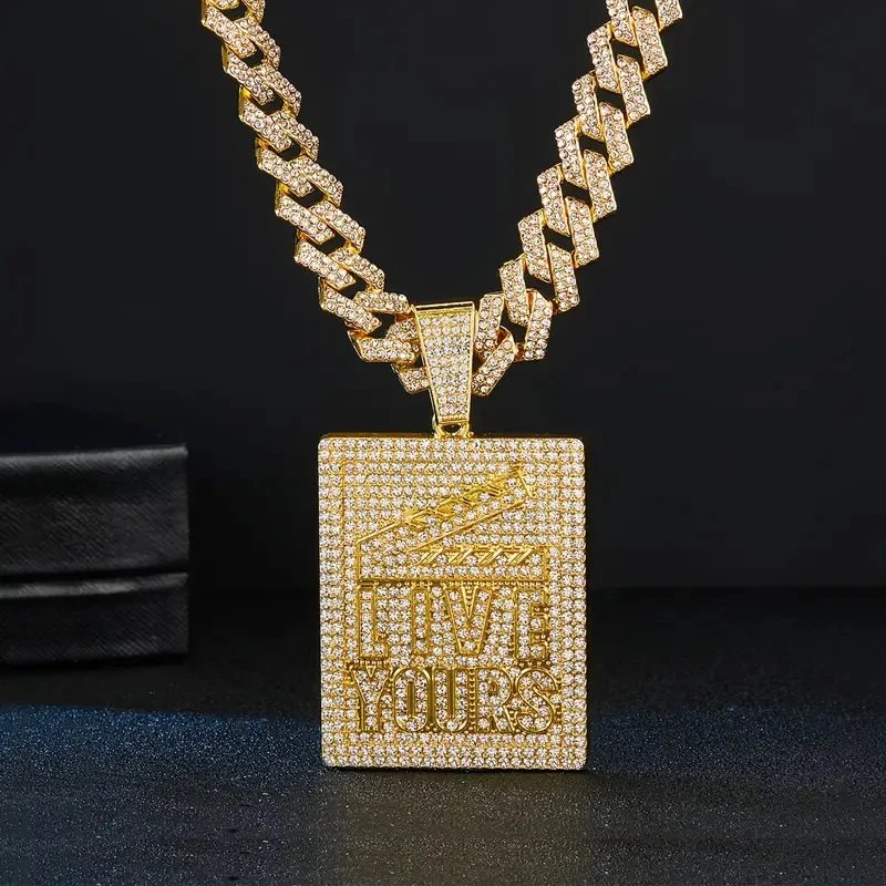 A necklace full of diamonds -3