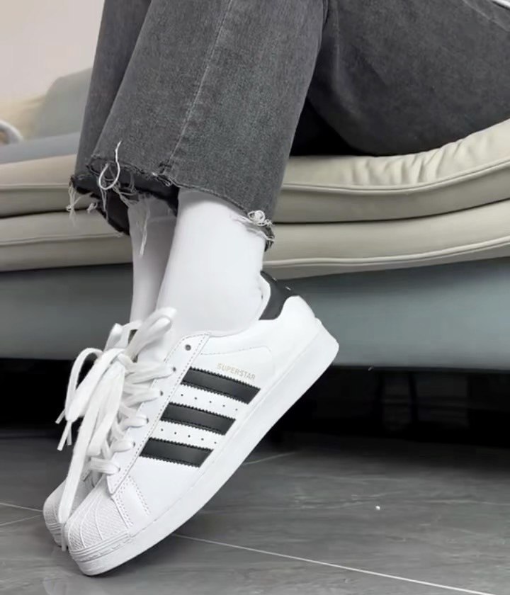 adidas Super Star