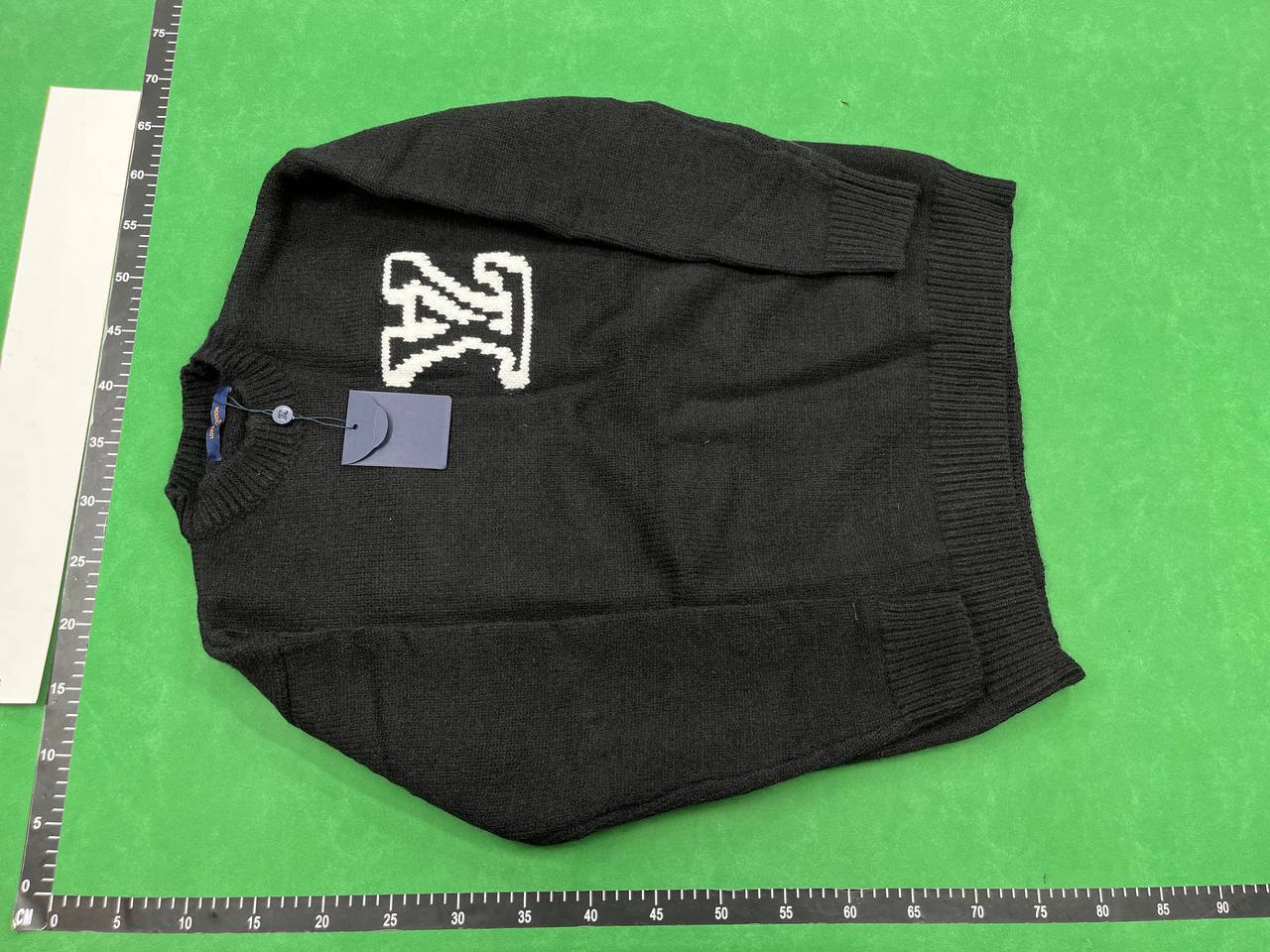 LV Louis Vuitton Sweater (27 styles) -2