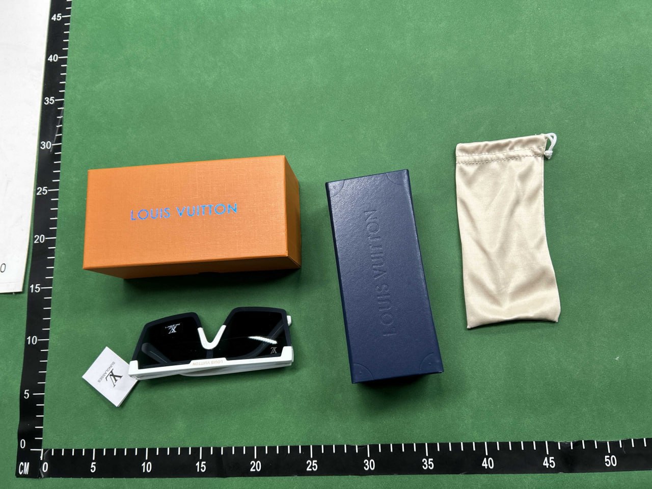 Louis Vuitton Gucci Burberry Prada sunglasses（37 styles) -3