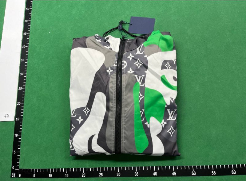 Luis Vuitton Windbreaker -3