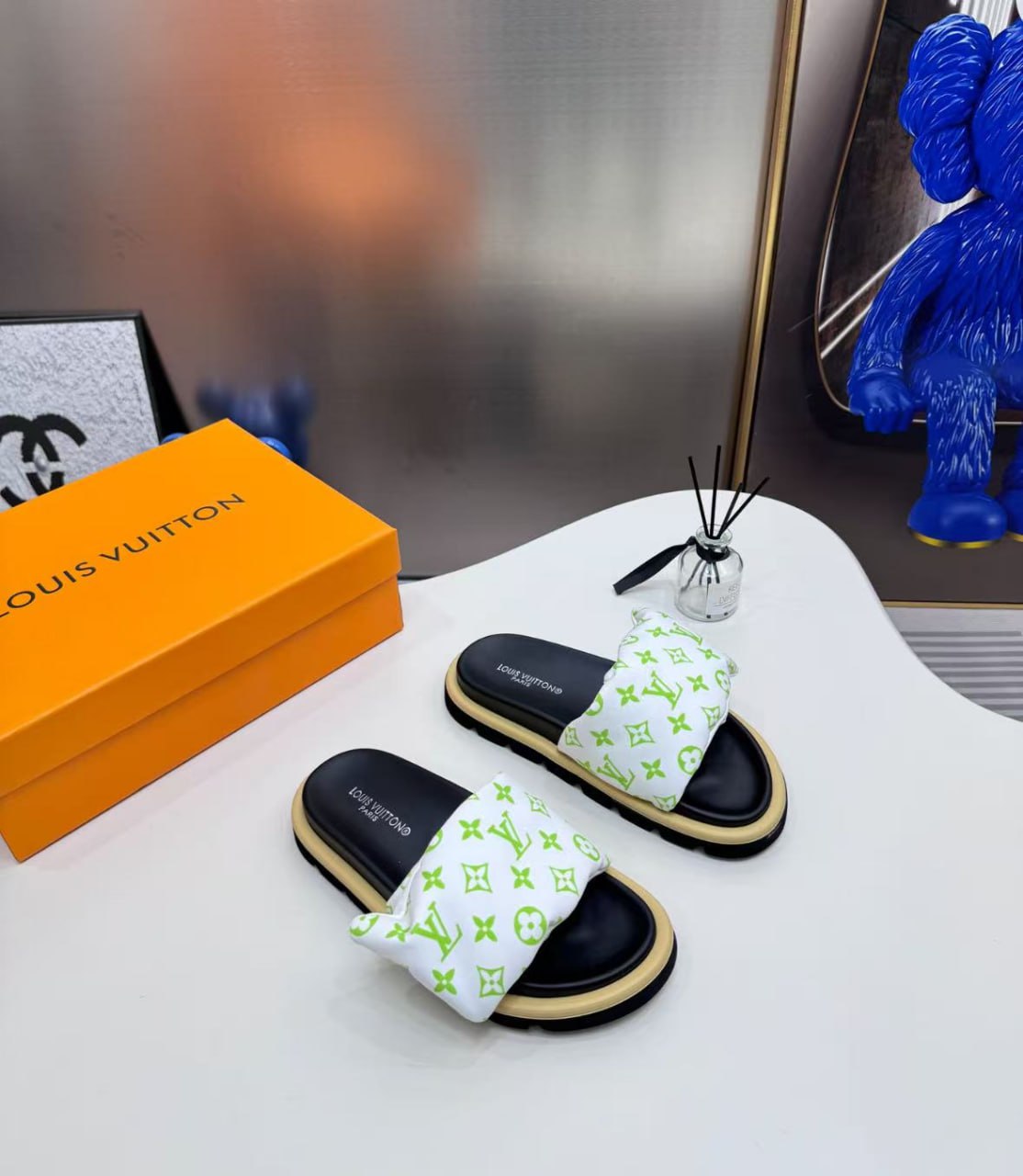LV Louis Vuitton Velcro Slippers Couples -4