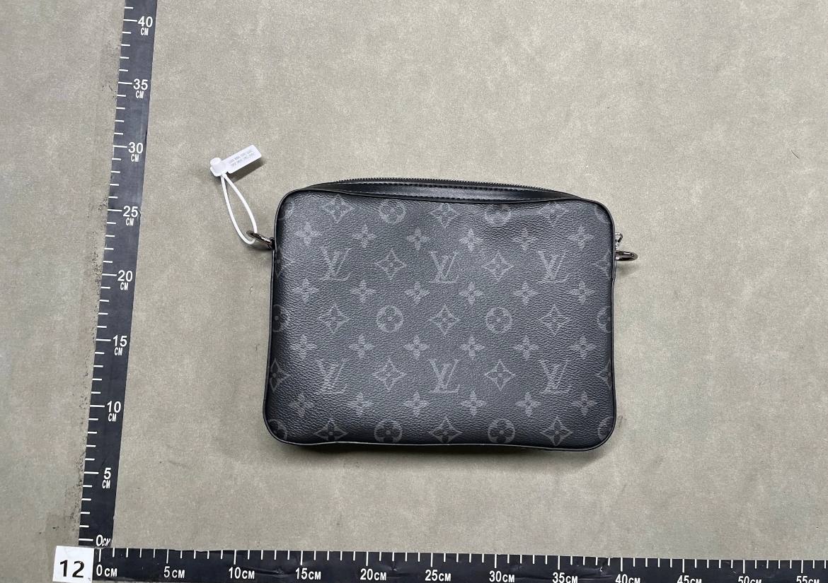 LOUIS VUITTON TRIO MESSENGER  -2