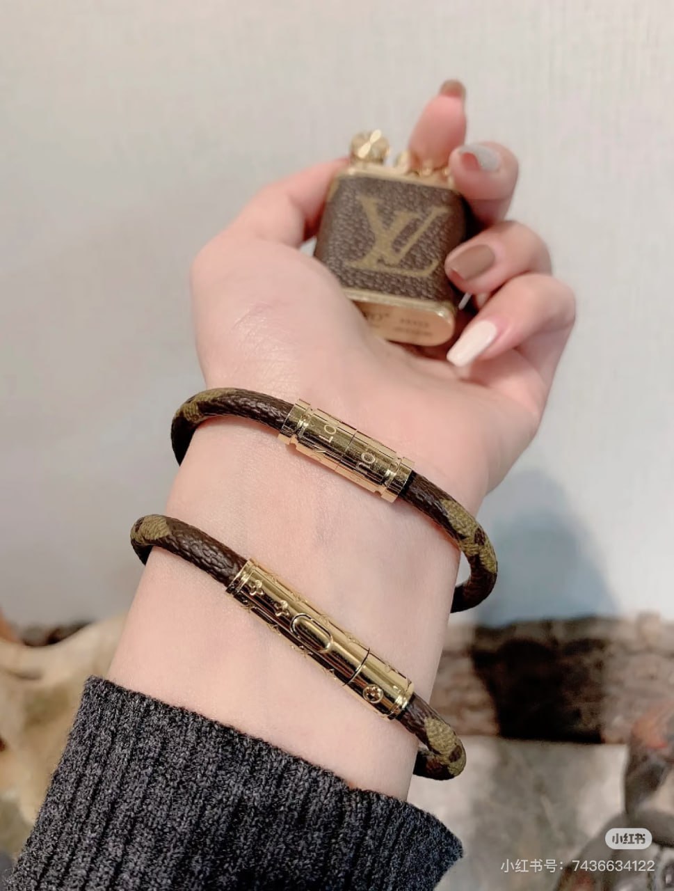 LV magnetic snap bracelet/Laco