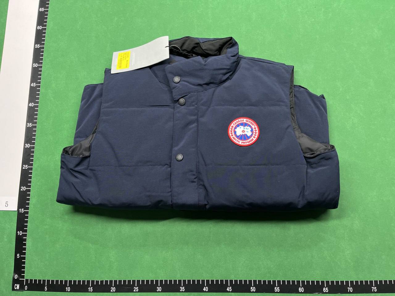 Canada Goose    -4
