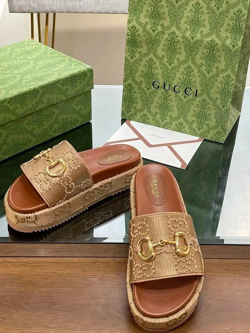 Gucci slipperss