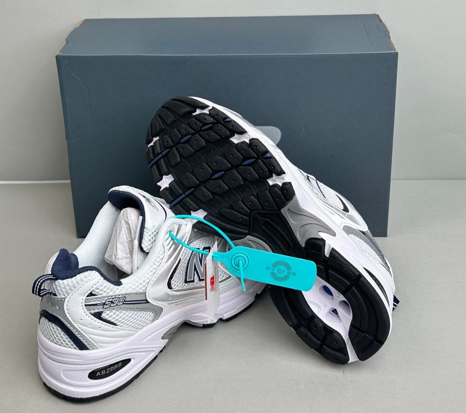 New Balances 530 shoes