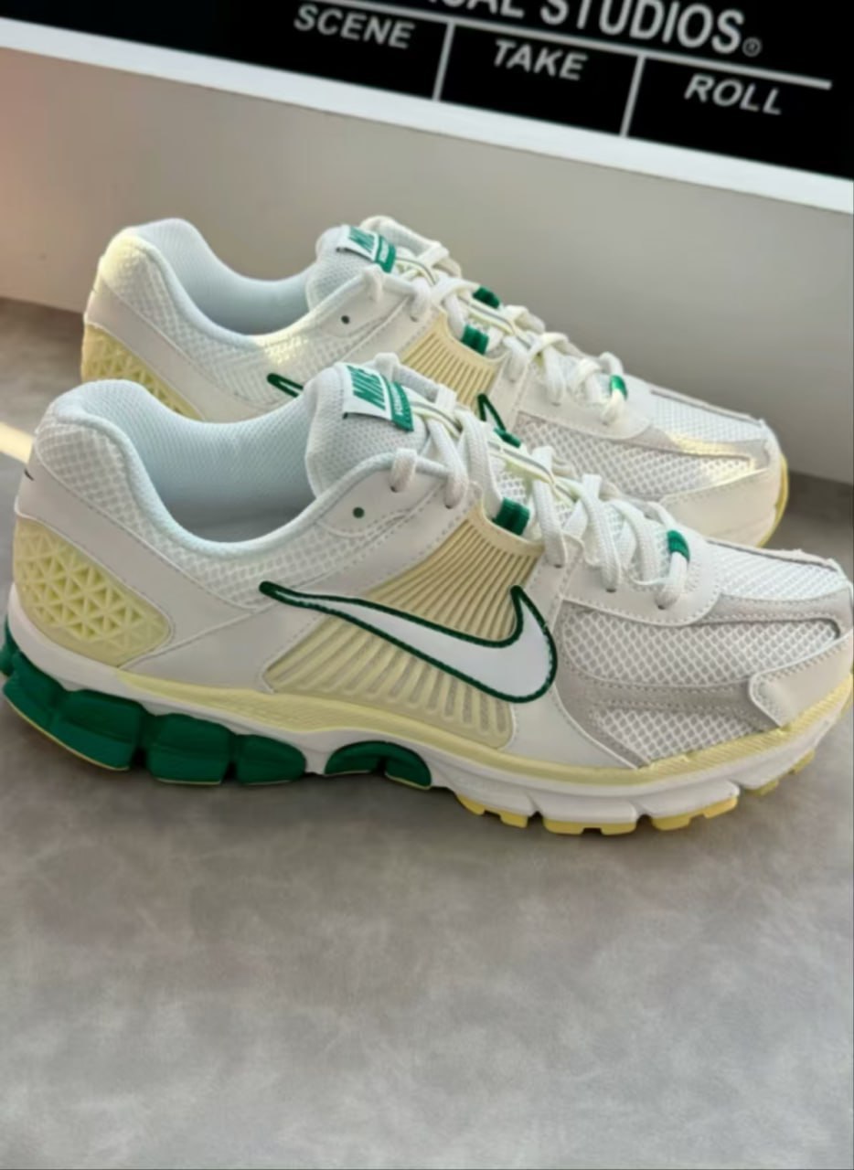 Nike Air Zoom Vomero 5 [18 Col