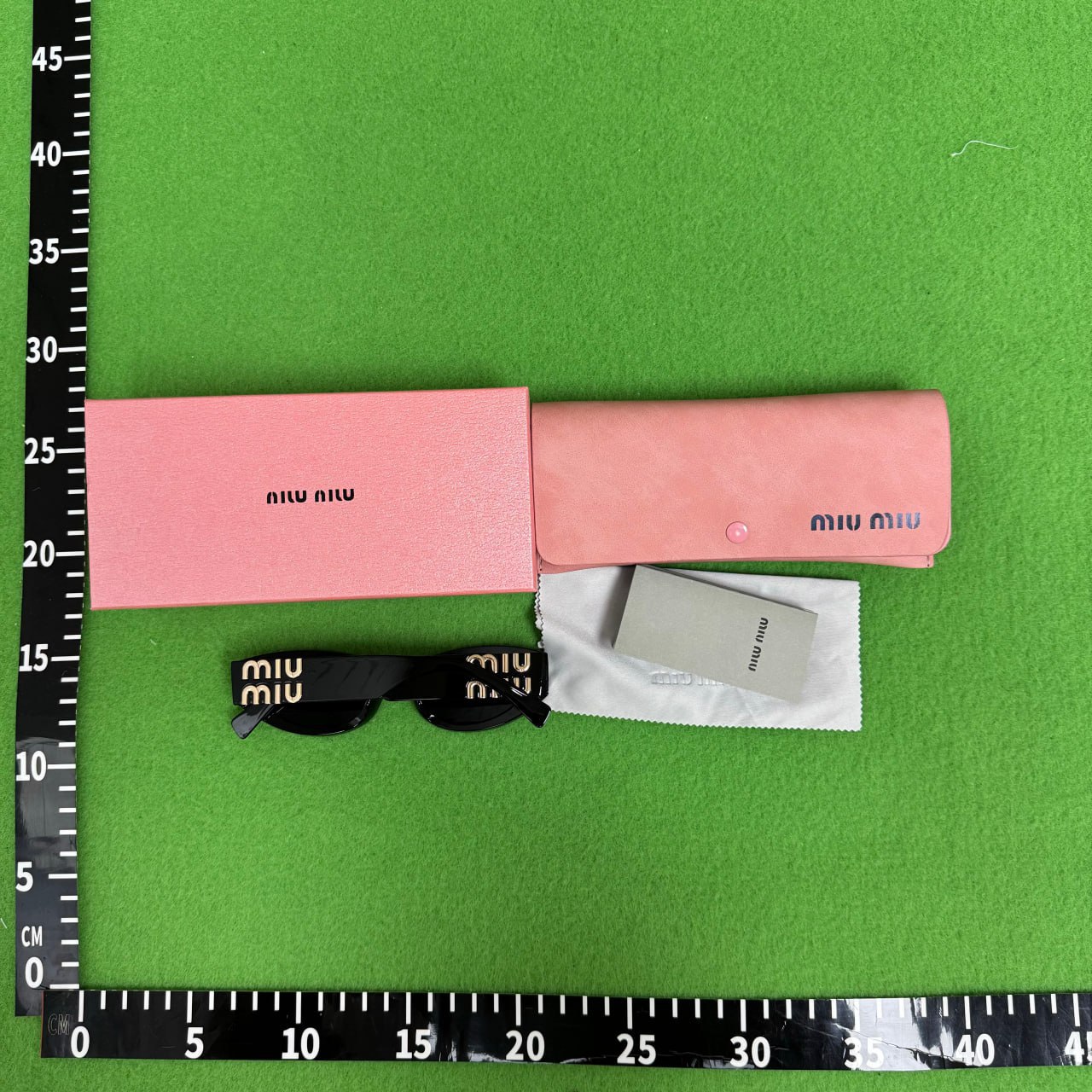 miumiu GlassesLV Louis VuittonCartierBurberry sunglasses -4