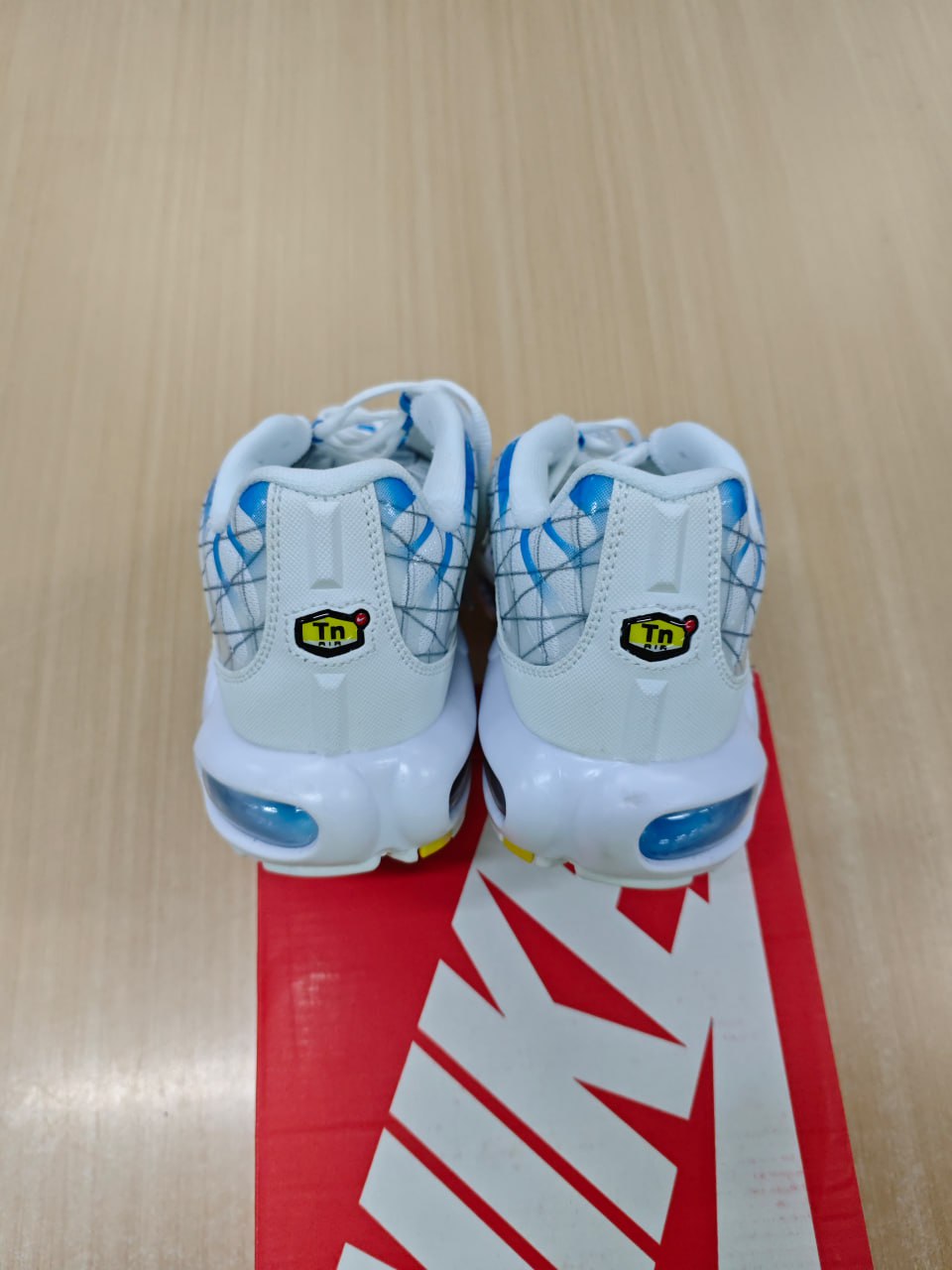 Nike AIR MAX Plus -4