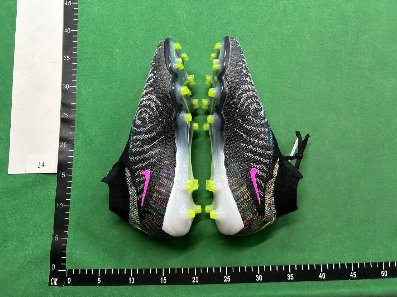 NIKE football boots                                                                                                        -2