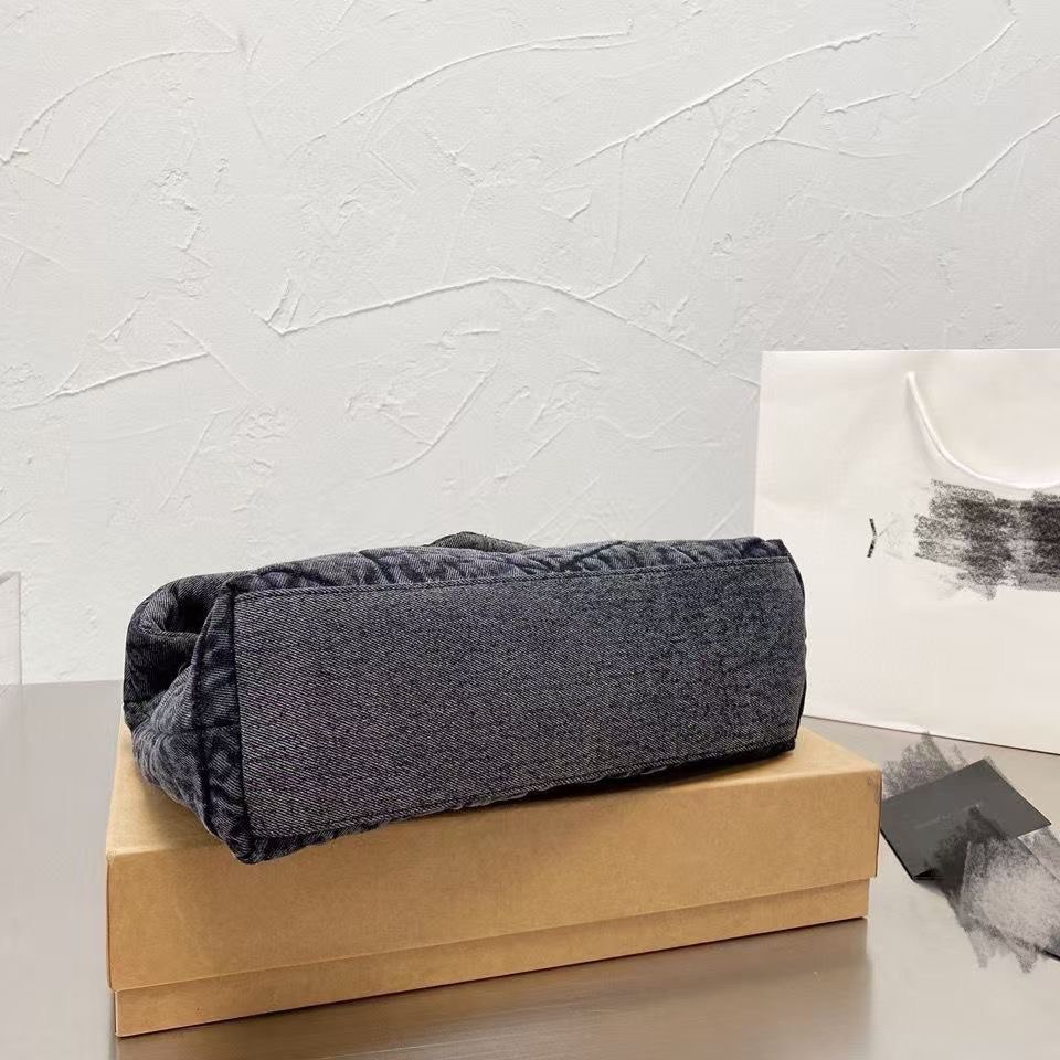 Saint Laurent small fragrance bag -2