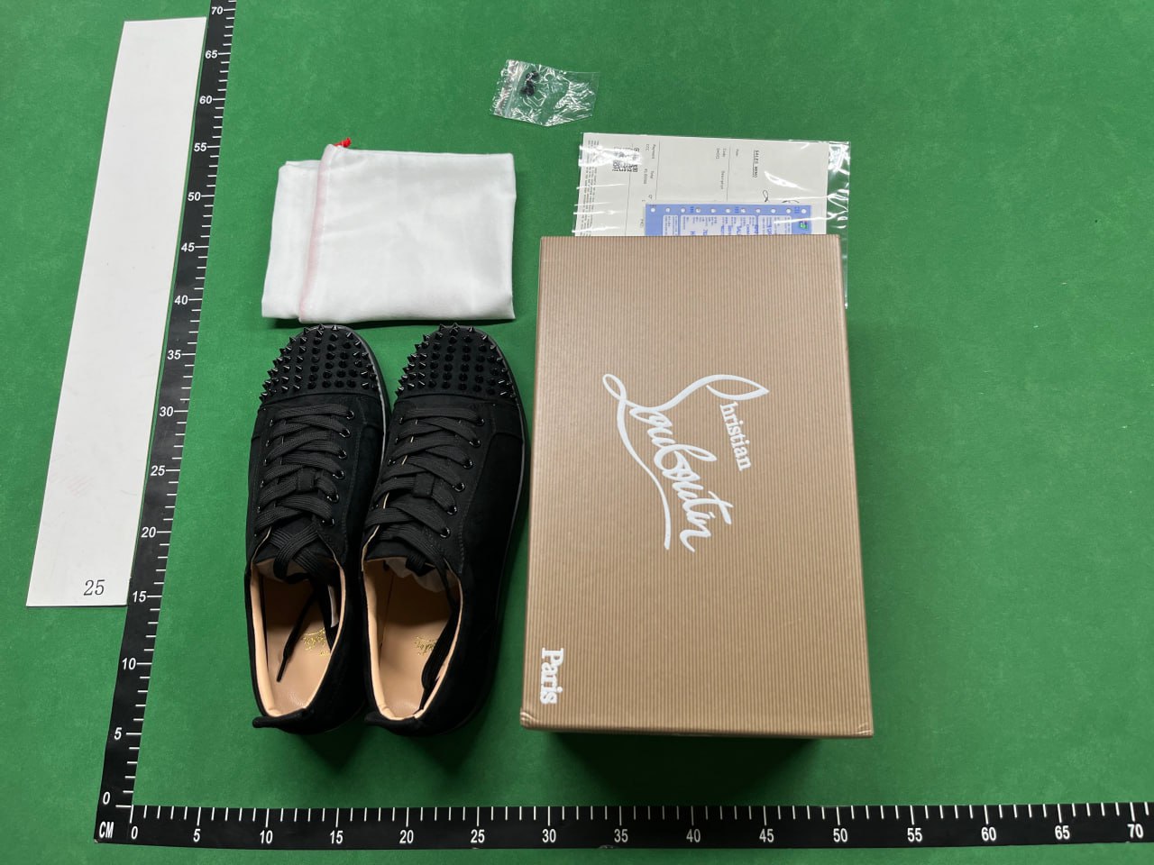 Christian Louboutin       -4