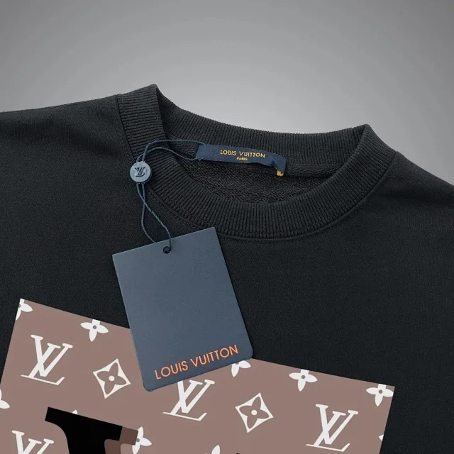 LV short sleeved shirt -3