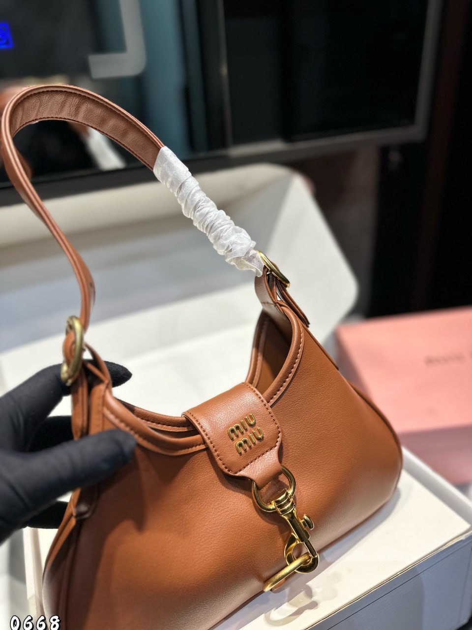 miumiu Armpit bag high quality -3