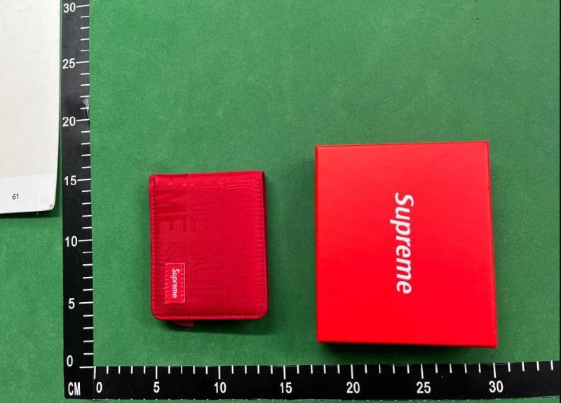 Supreme wallet                                                                                               -3