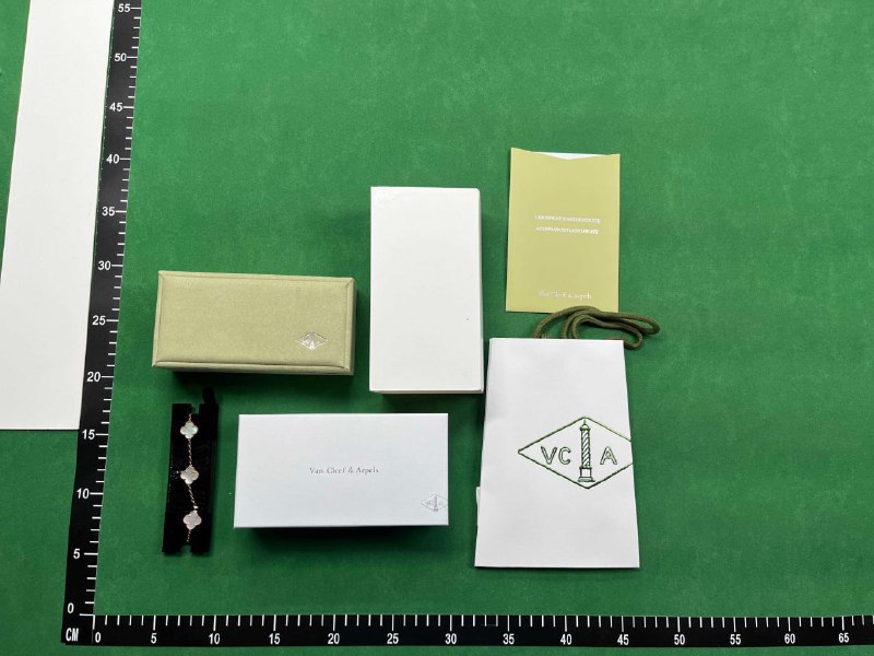 Van Cleef & Arpels bracele -2