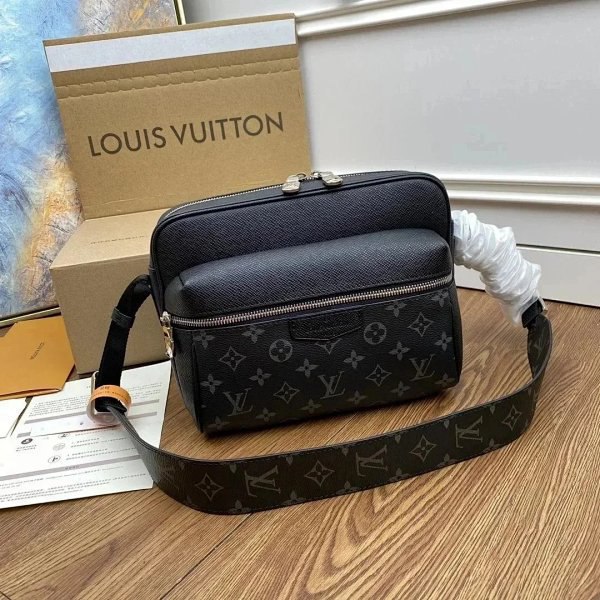 LV Men's Bags -4