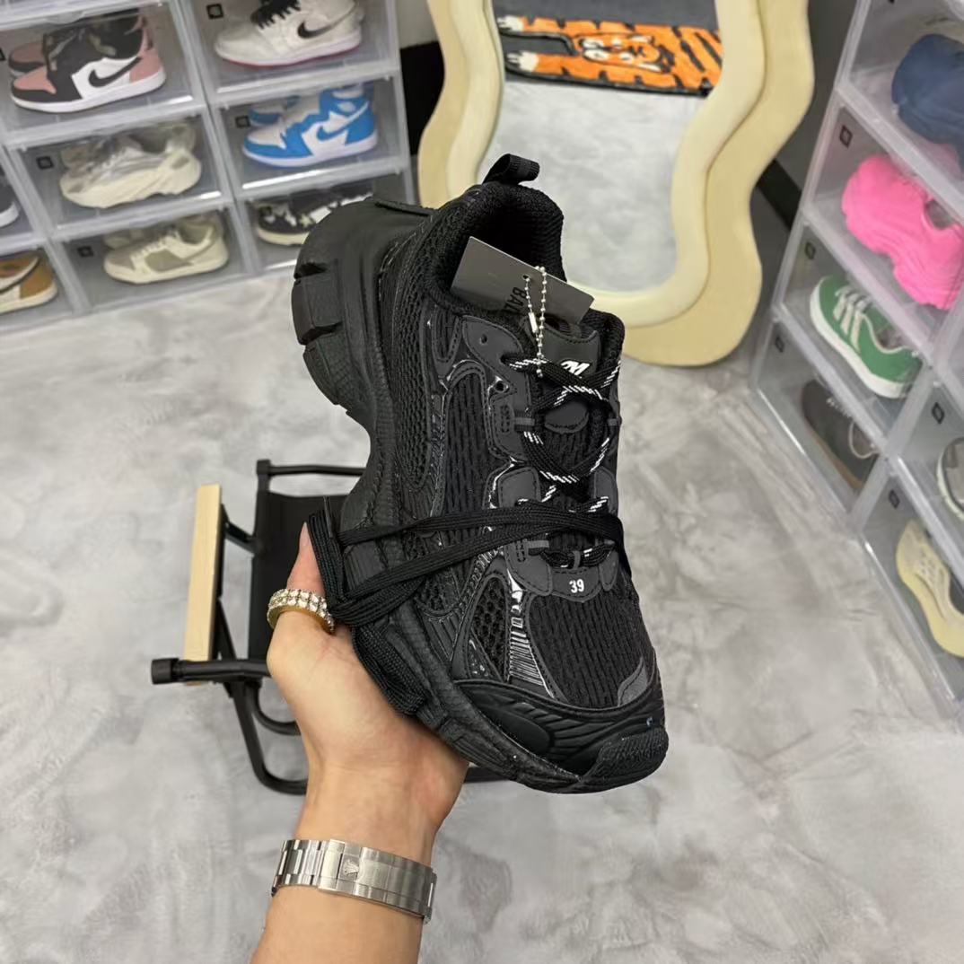   Balenciaga trrcktrriner 10.0        -3