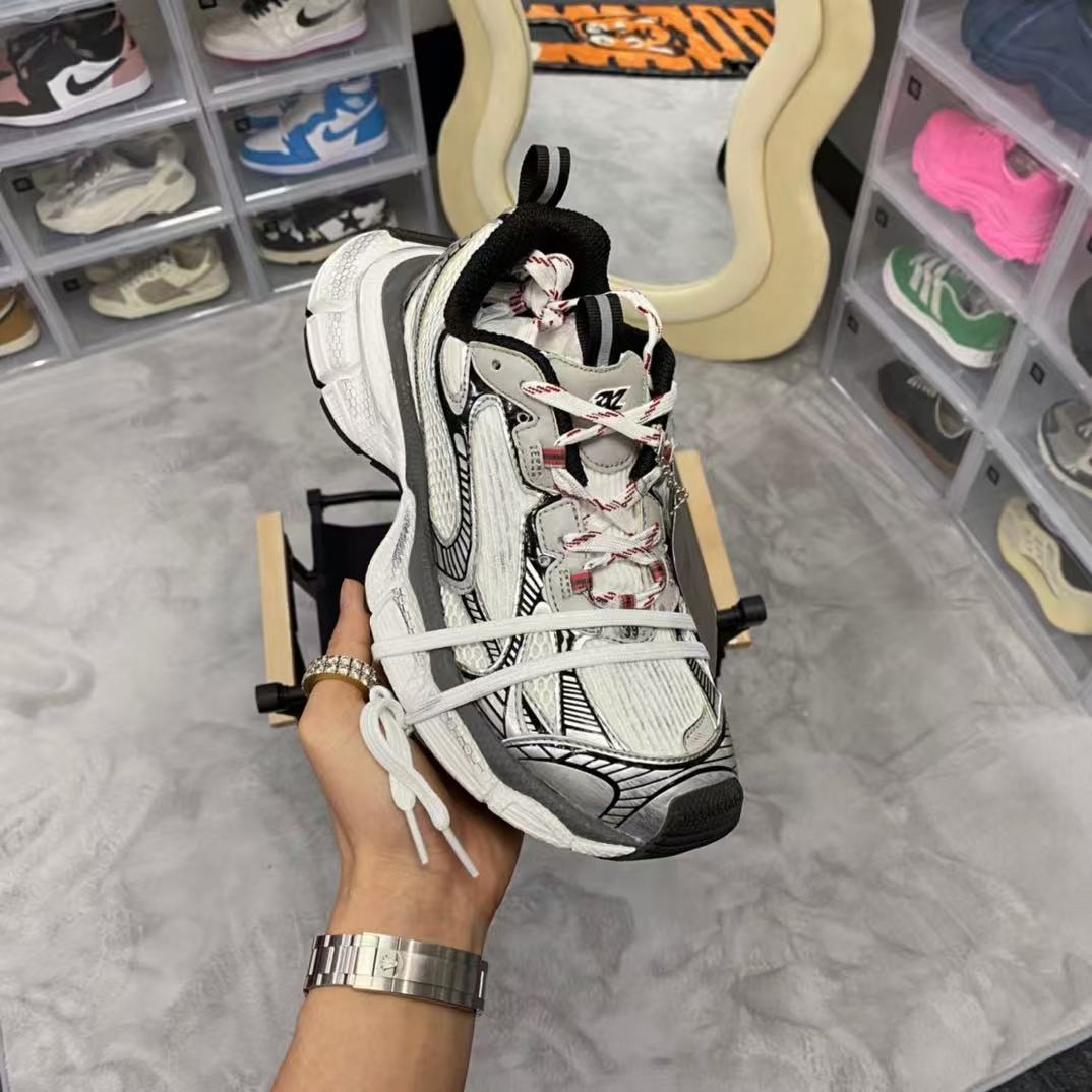   Balenciaga trrcktrriner 10.0        -4