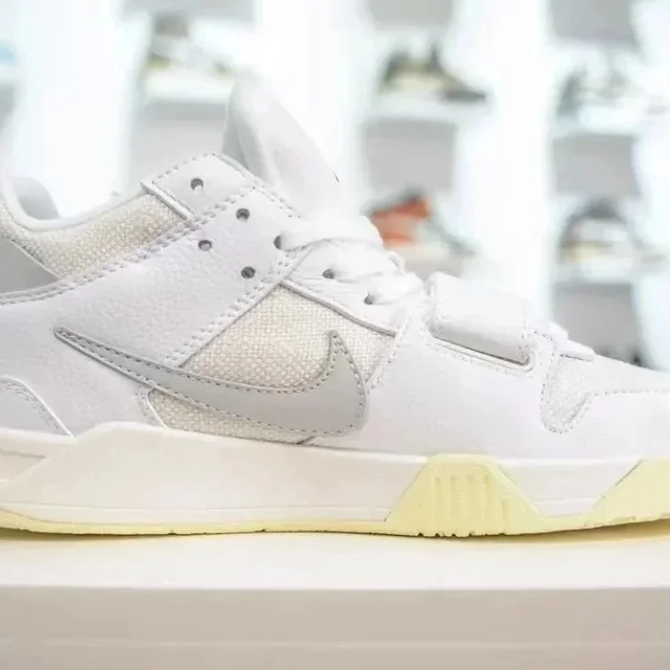 Travis Scott × Jordan Jumpman 