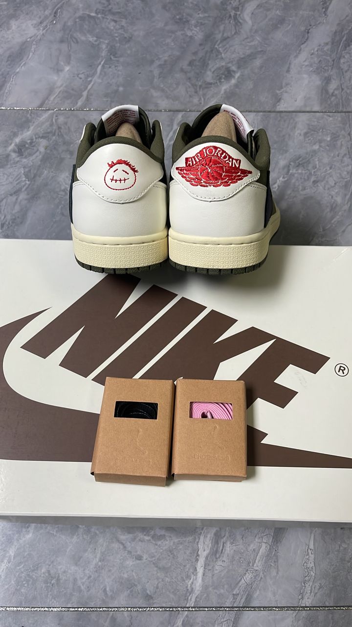 Air Jordan 1 Travis Scott Low sneakers  -5