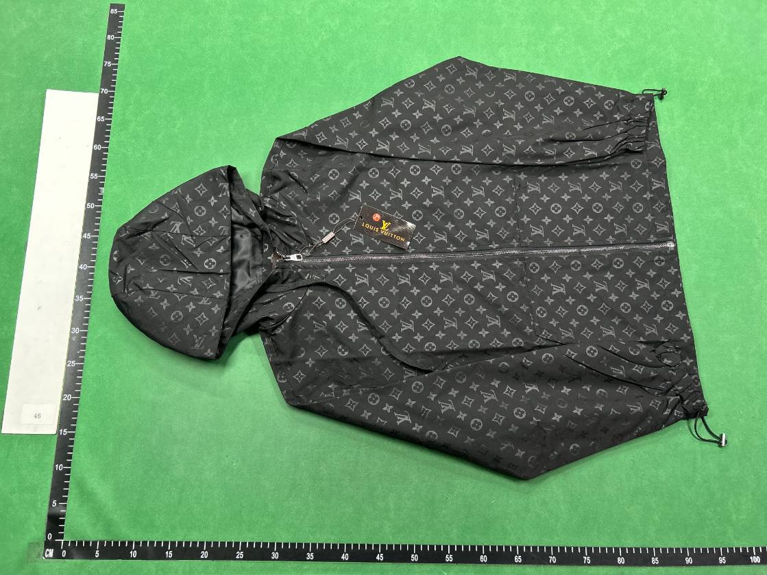 LOUIS VUITTON WINDBREAKER -4