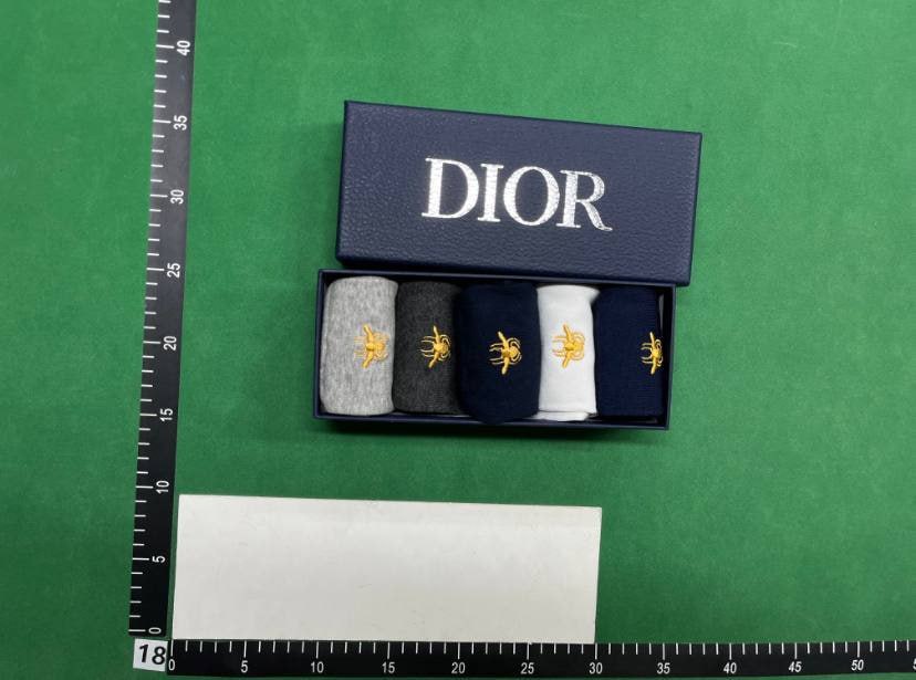 5 Pairs GUCCI & FENDI & LV Socks -4