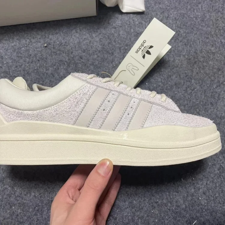  Adidas Bad Bunny             