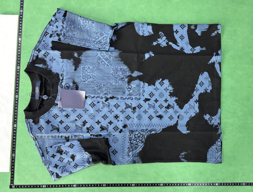 Louis Vuitton T-shirt  (40 CP) -4
